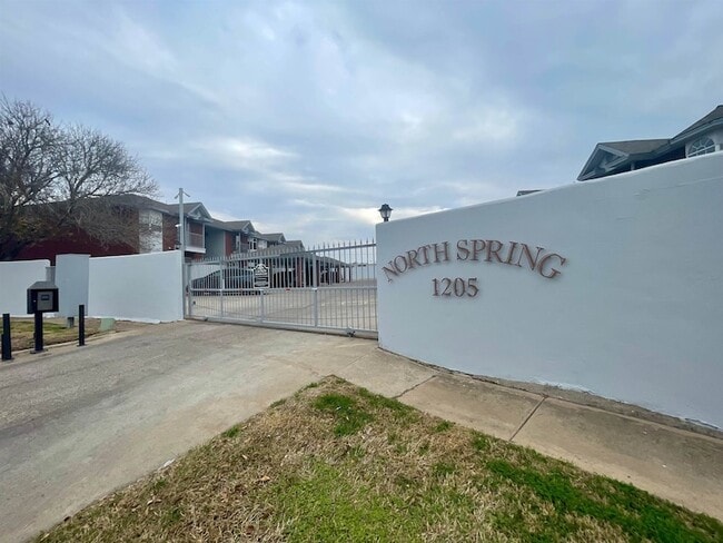 Building Photo - 1205 International Blvd