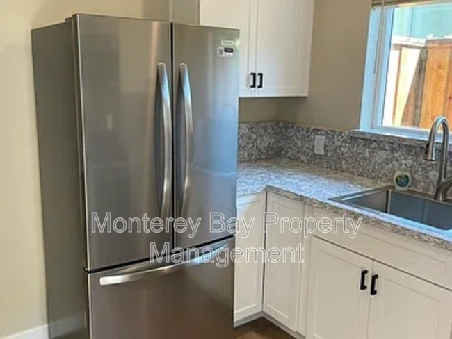 Building Photo - 154 Carmel Ave