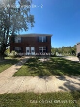 Building Photo - 808 Ridgewood Dr