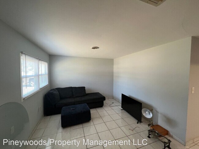 Foto del edificio - 3 br, 1 bath House - 1121 Buttercup Lane