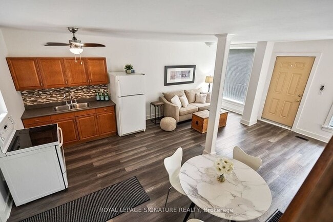 Photo du bâtiment - 1039 Dunbarton Rd