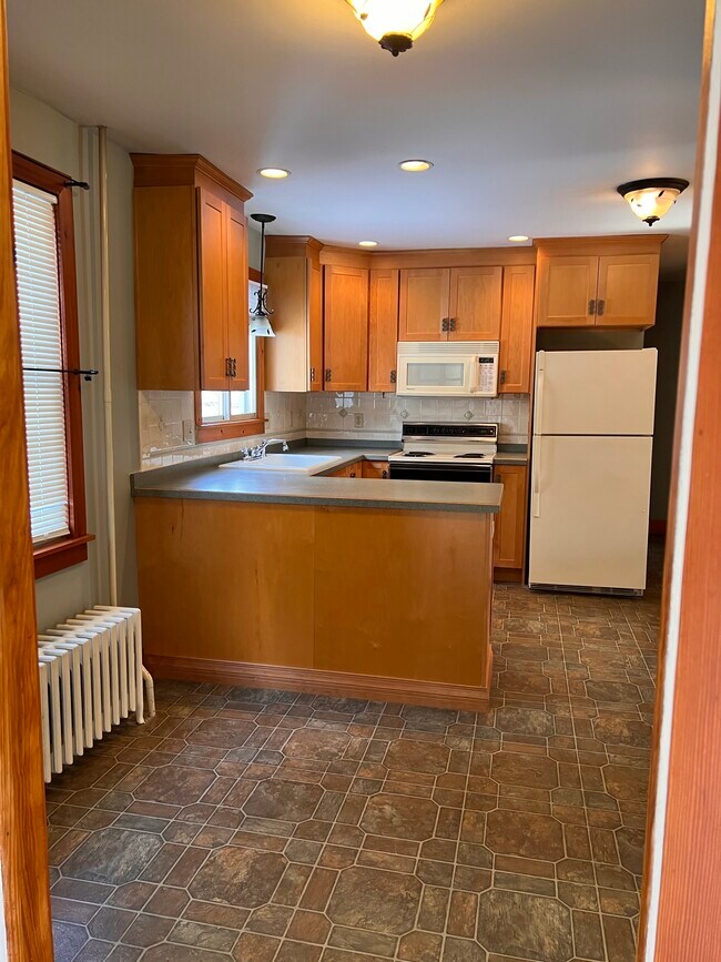 Kitchen - 18 Scitico St