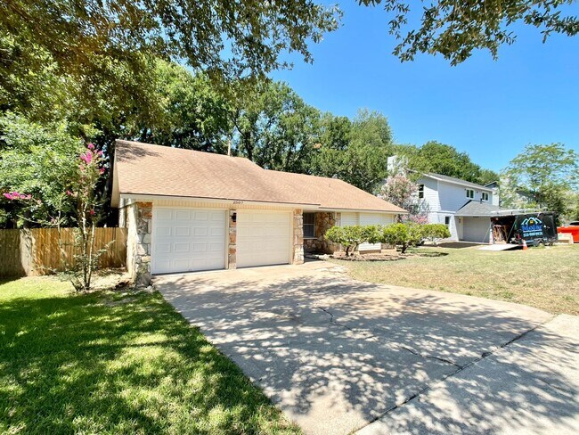 Foto del edificio - Newly Remodeled 3/2 House in Westgate Neighborhood