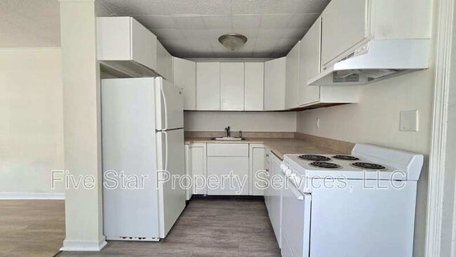 Building Photo - 529 S Park Ave