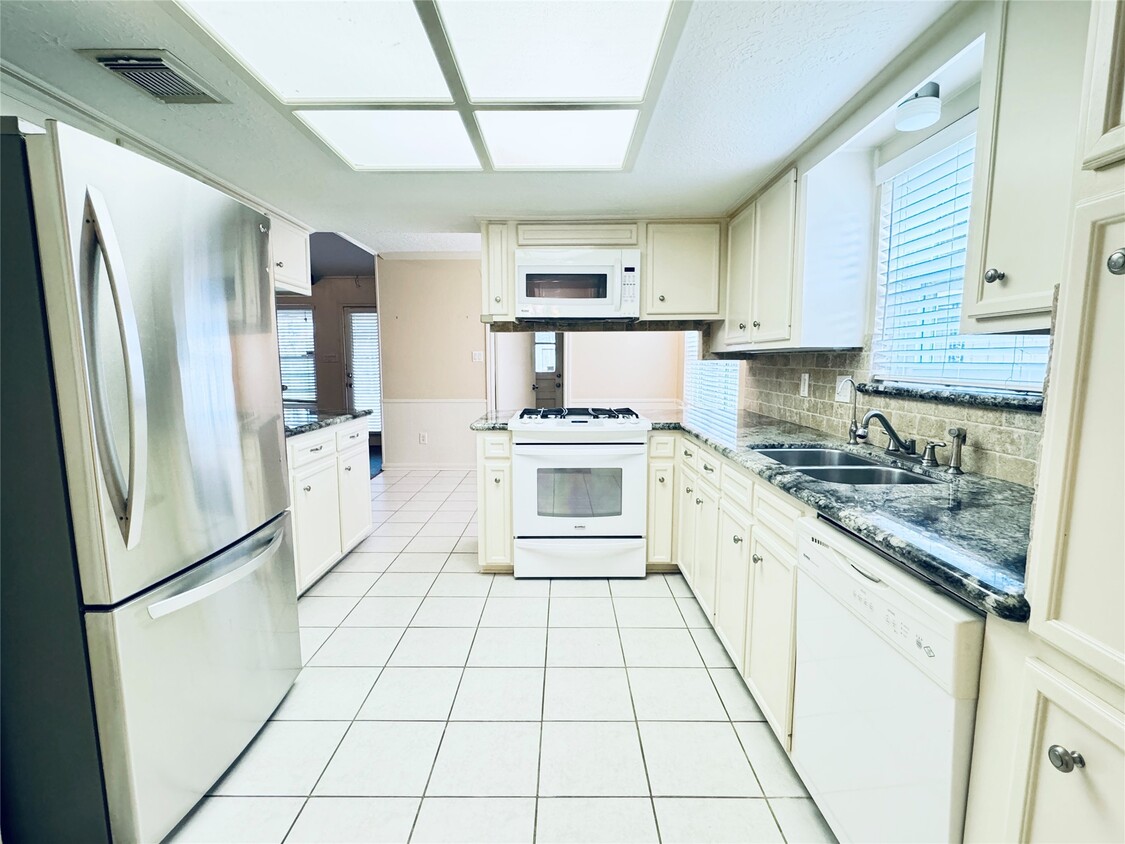 Building Photo - 13935 St Marys Ln