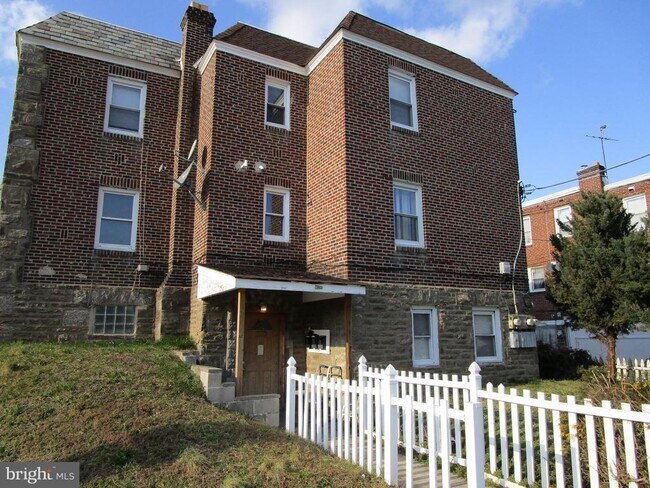 Foto del edificio - 1323 Hellerman St