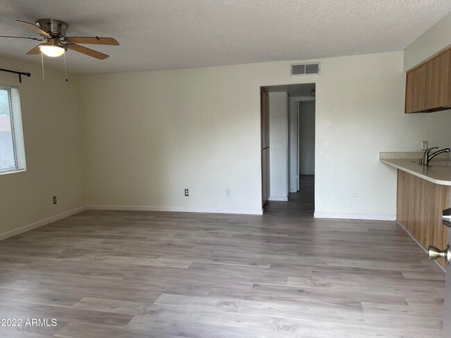Building Photo - 1023 N Granite Reef Rd