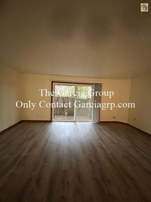 Building Photo - 581 Holmes Ln