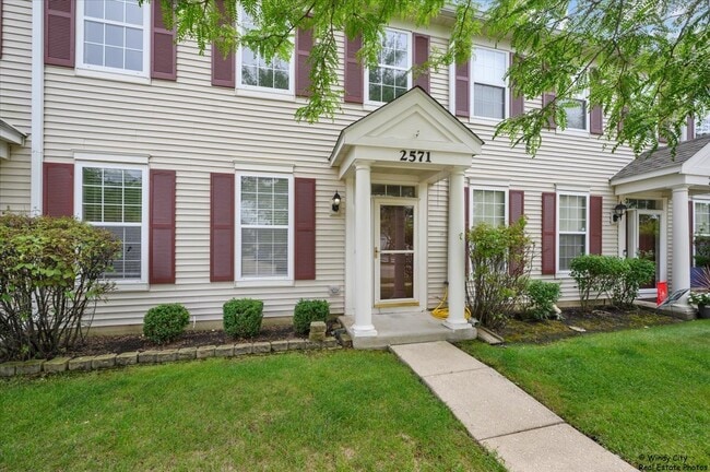 Foto del edificio - 2571 Hillsboro Blvd