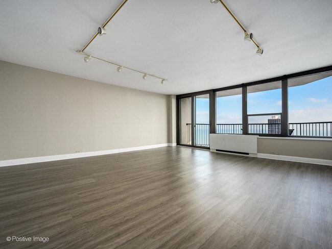 Building Photo - 1560 N Sandburg Terrace