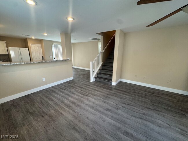 Foto del edificio - 10342 Adrianna Ave