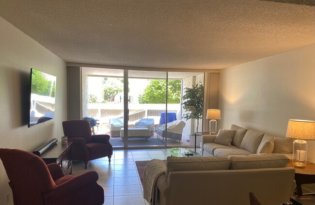 Foto del edificio - 7625 E Camelback Rd