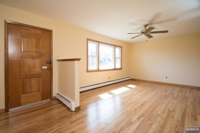 Building Photo - 403 Longview Ct