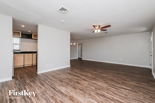 Foto del edificio - 11715-11782 82 Terrace N