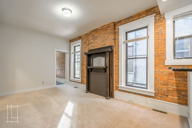 Building Photo - 812-814 Neil Ave