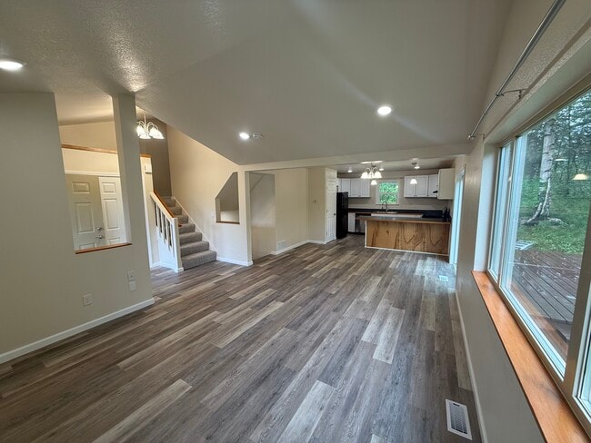 Foto del edificio - 210 E Spruce Ave