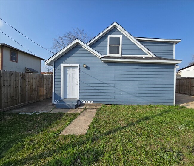 Building Photo - 505 Park Ln