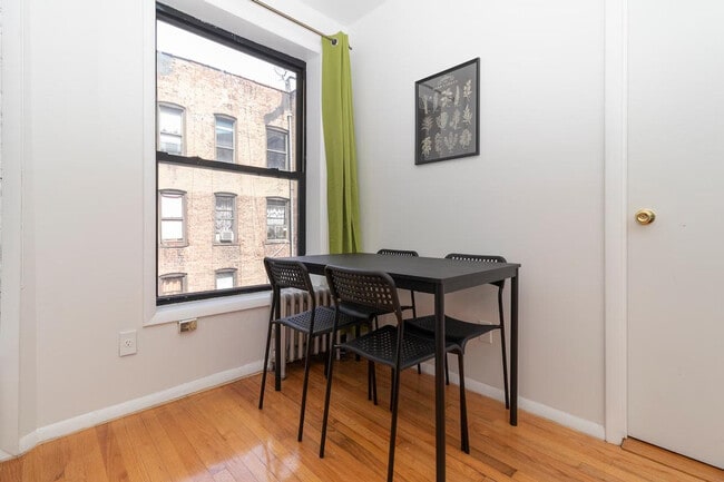 Building Photo - 334 E 96th St