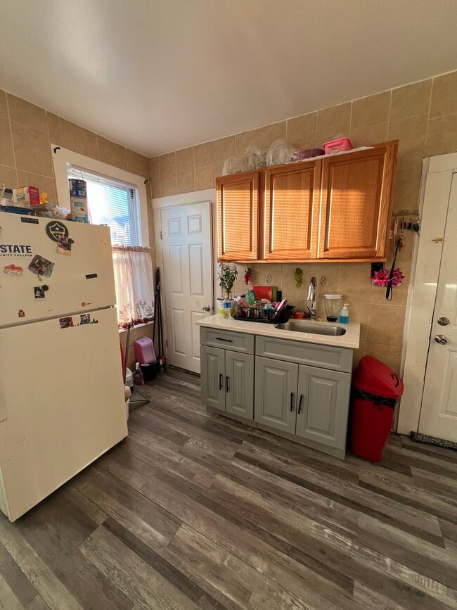 Building Photo - 193 Chatham St