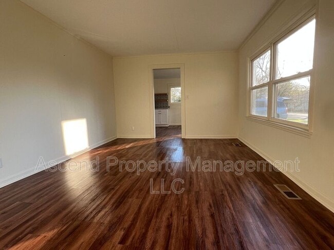 Photo - 1910 McBrien Rd House