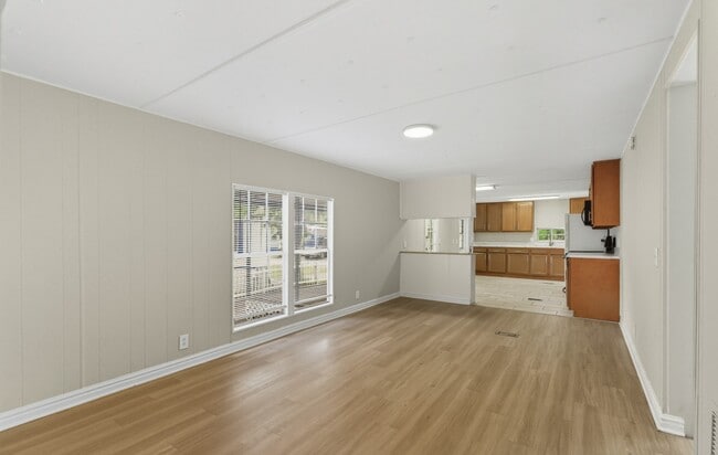 Foto del edificio - 7623 Sunwood Dr