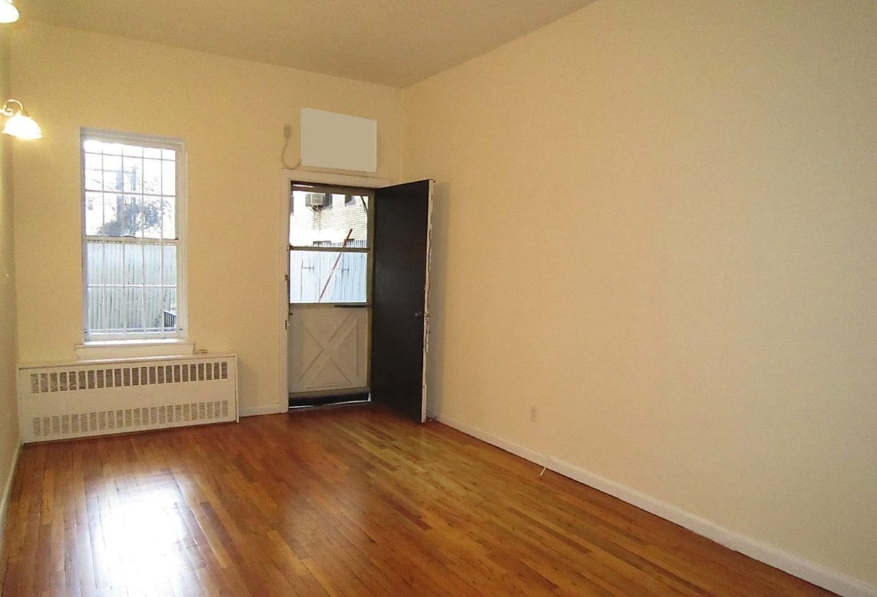 Primary Photo - 635 3rd Ave