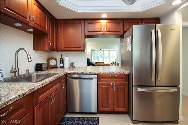 Foto del edificio - 4774 Hidden Harbour Blvd