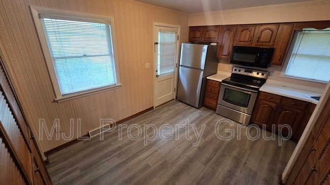 Building Photo - 1512 Robeson Ave