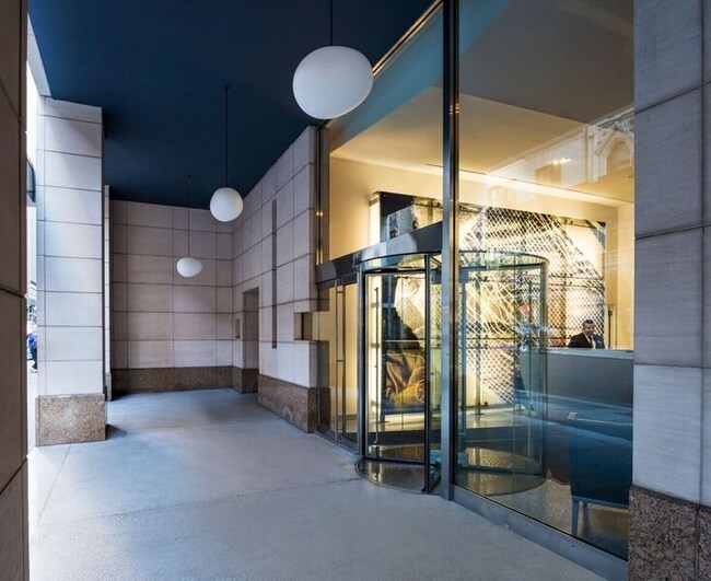 Foto del edificio - 76 W 38th St