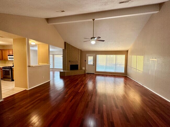 Building Photo - 1406 Asbury Ln