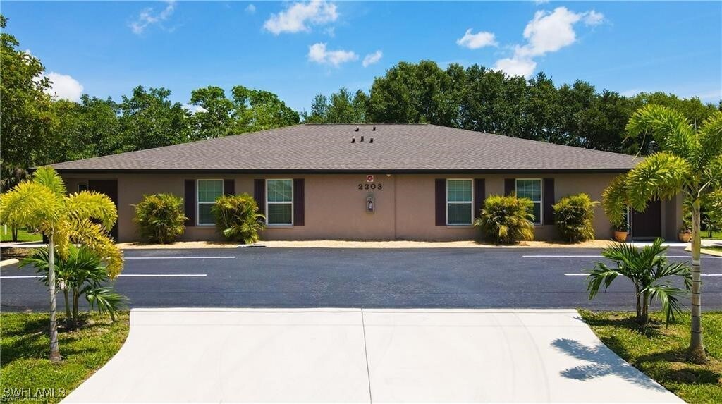 Foto principal - 2303 NE 6th St