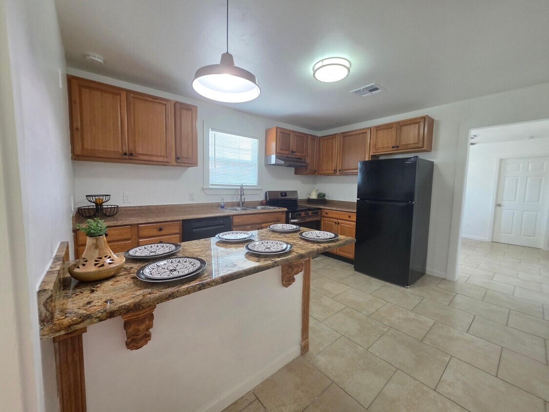 Foto principal - 556 Westwood Dr