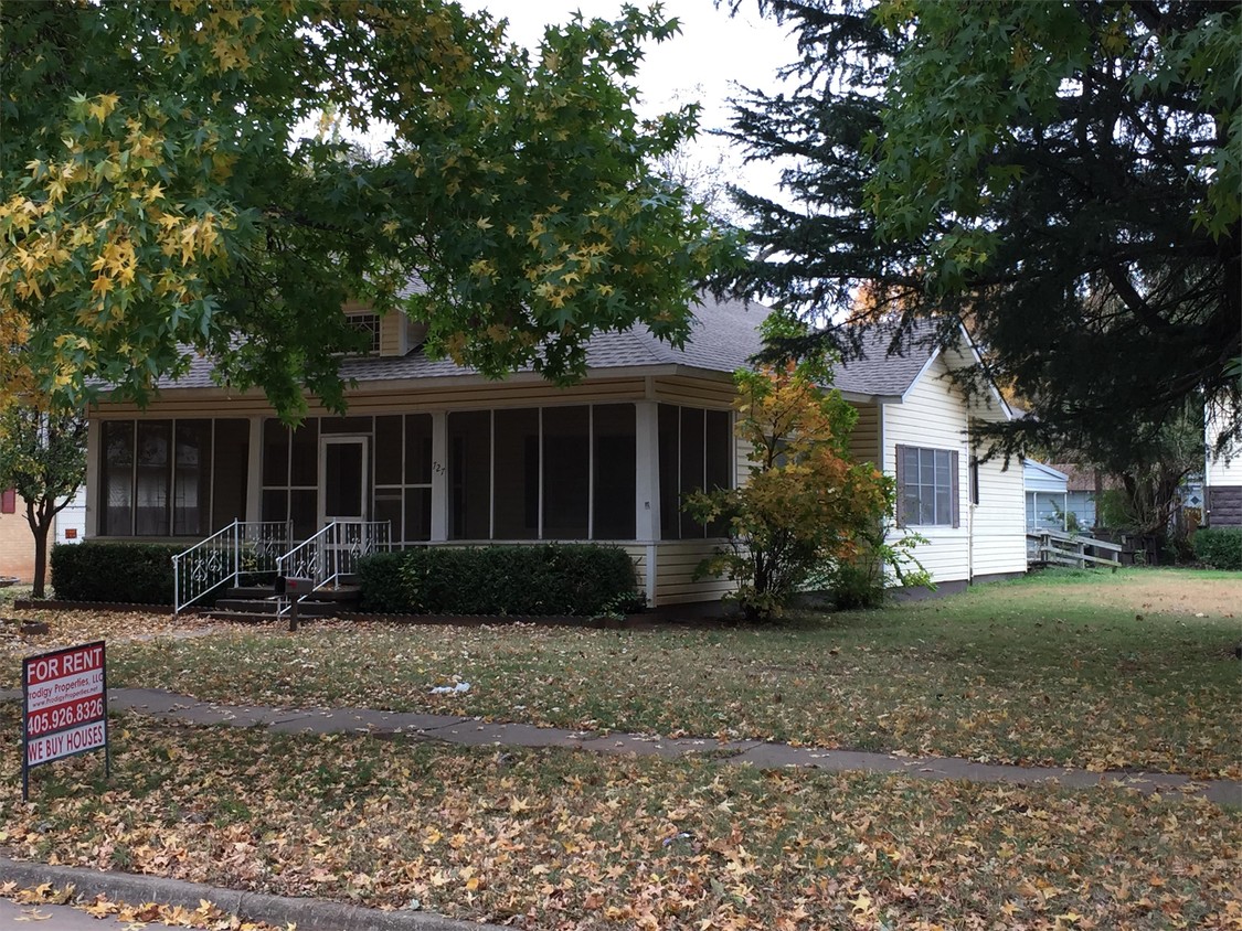 Foto principal - 727 N Ash St