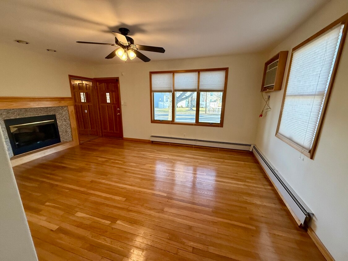 Foto principal - 321 Durham Ave