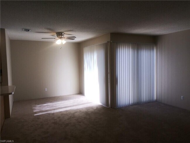 Foto del edificio - 1410 Park Shore Cir