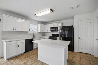 Building Photo - 13926 Tinsley Ct