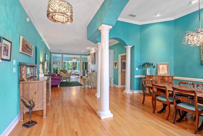 Foto del edificio - 414 Summerbrooke Dr