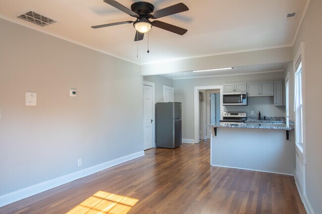 Building Photo - 8 Felmer Ct