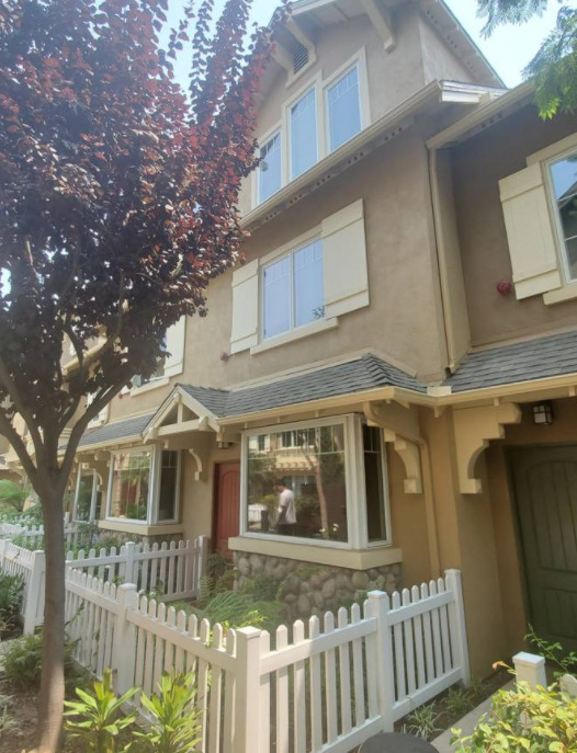 Primary Photo - 345 Kellogg Way