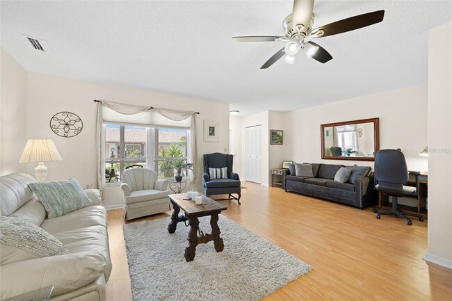 Foto del edificio - 301 Faircross Cir