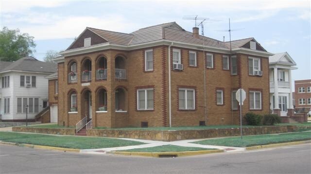Foto del edificio - 102 W 10th St