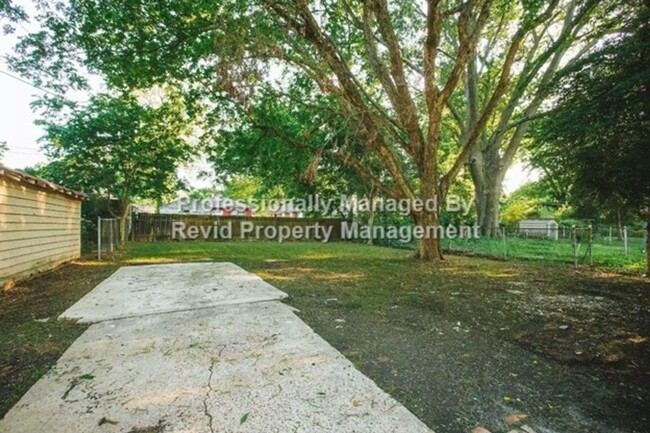 Building Photo - Newly Renovated 3 bed 2 Bath Home Near U o...