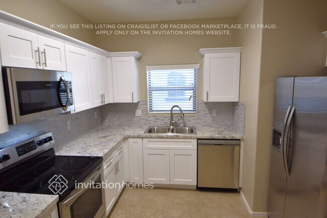 Foto del edificio - 17727 W Banff Ln