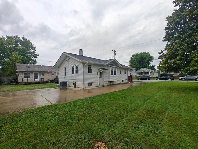 Building Photo - 1110 Meridian St