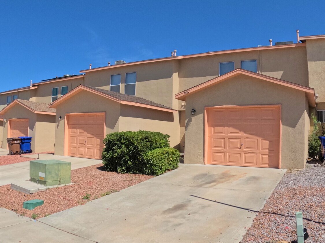 Foto principal - 3867 Thurston Ct