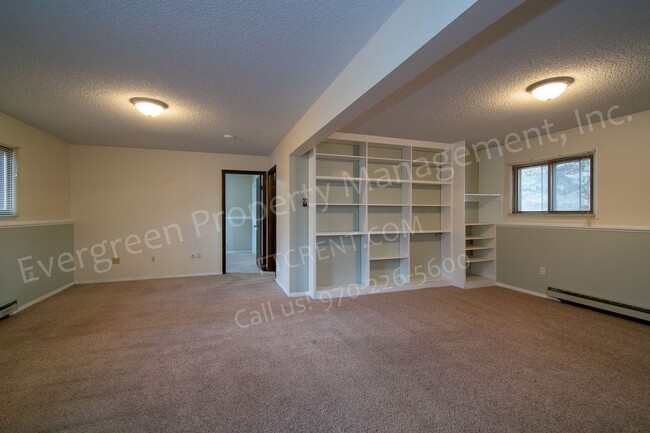 Building Photo - Short Term Lease! Spacious Home in Mid-Tow...