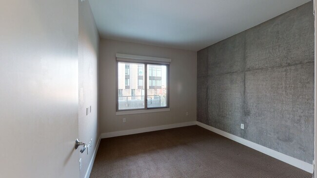 Interior Photo - Channel Mission Bay