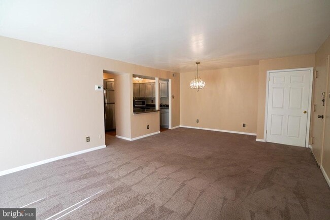 Building Photo - 10115 Prince Pl