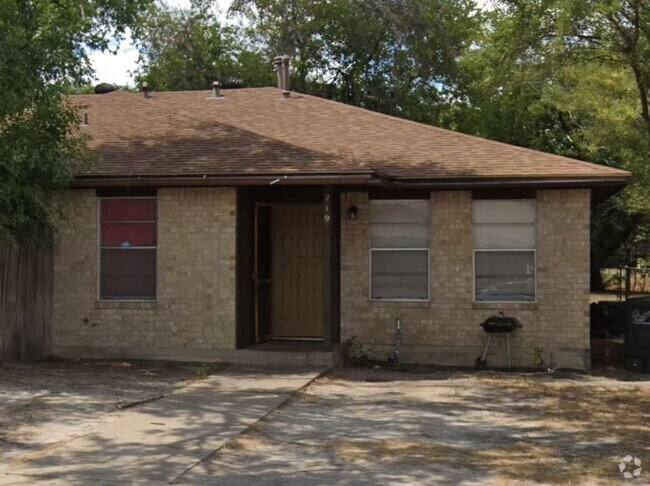 Building Photo - 219 Bucknell Ct