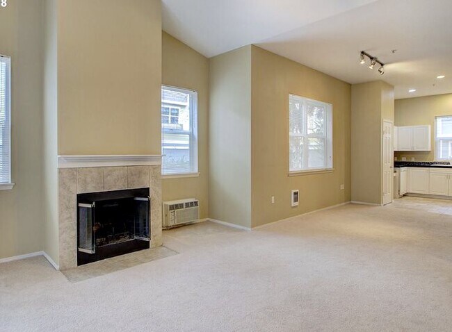 Building Photo - 729 SE Fairwinds Loop